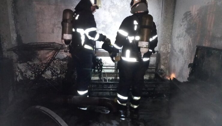 Samsun Çarşamba’da çıkan yangında 3 kişi dumandan etkilendi