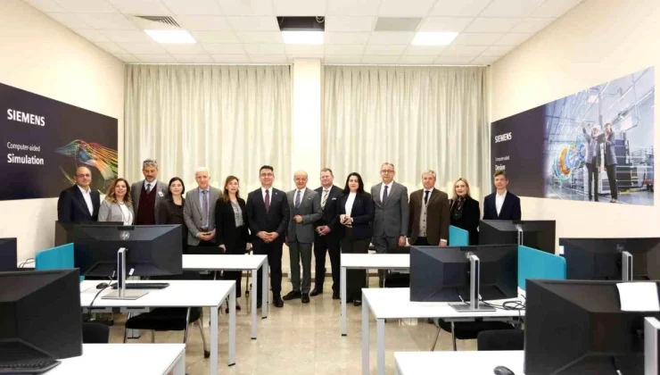 Siemens Türkiye ve İYTE iş birliğiyle dijital endüstri laboratuvarı açıldı