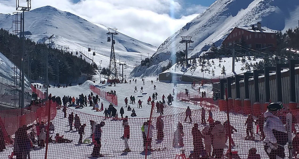 Palandöken’de kayakçılara kapalı alana çığ düştü